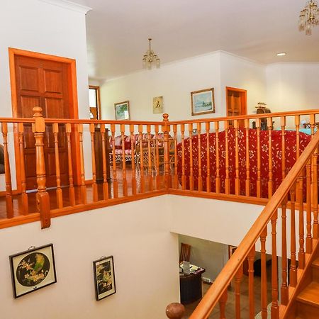 Lynn'S Getaway Hotel Апіа Екстер'єр фото