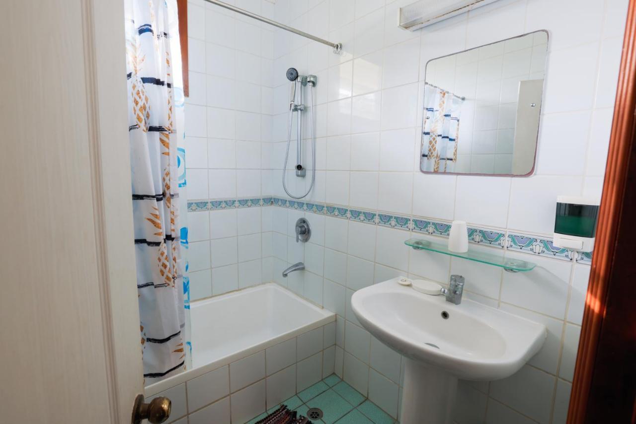 Lynn'S Getaway Hotel Апіа Екстер'єр фото