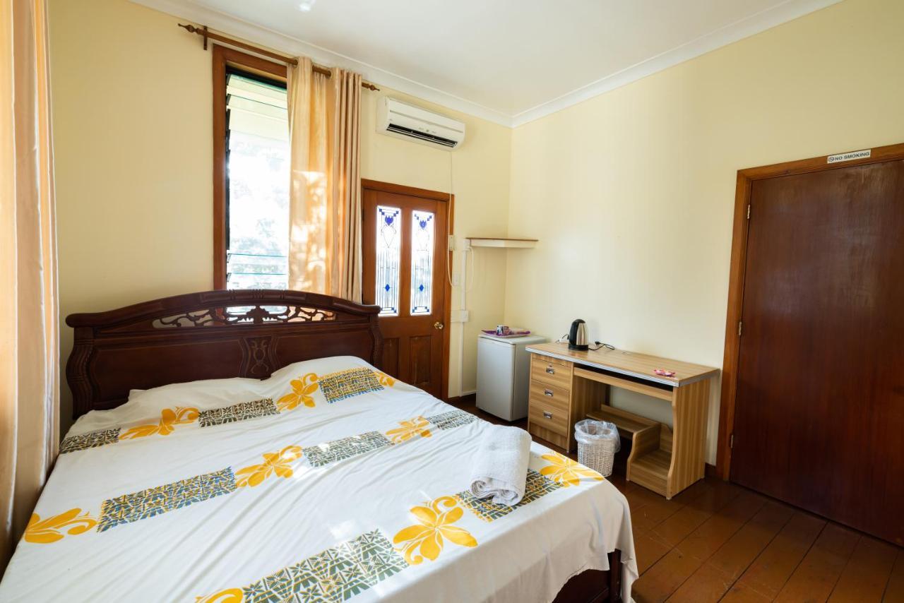 Lynn'S Getaway Hotel Апіа Екстер'єр фото