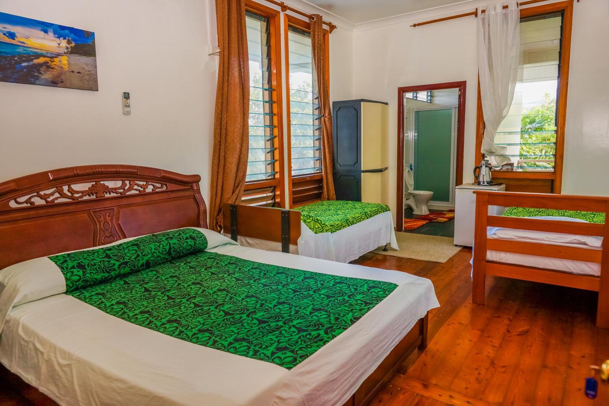 Lynn'S Getaway Hotel Апіа Екстер'єр фото