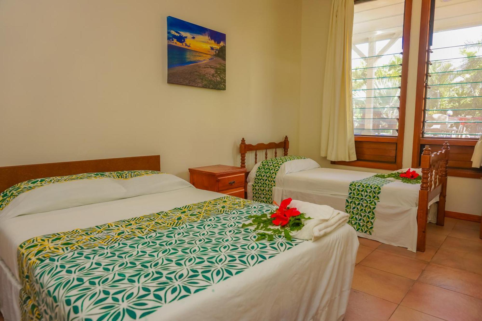 Lynn'S Getaway Hotel Апіа Екстер'єр фото